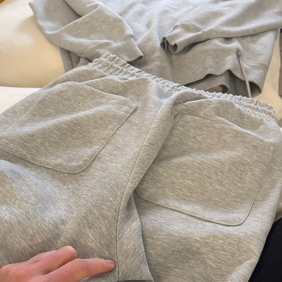 Gray Hoodie and Sweatpants Set - Picture 4 of 9
